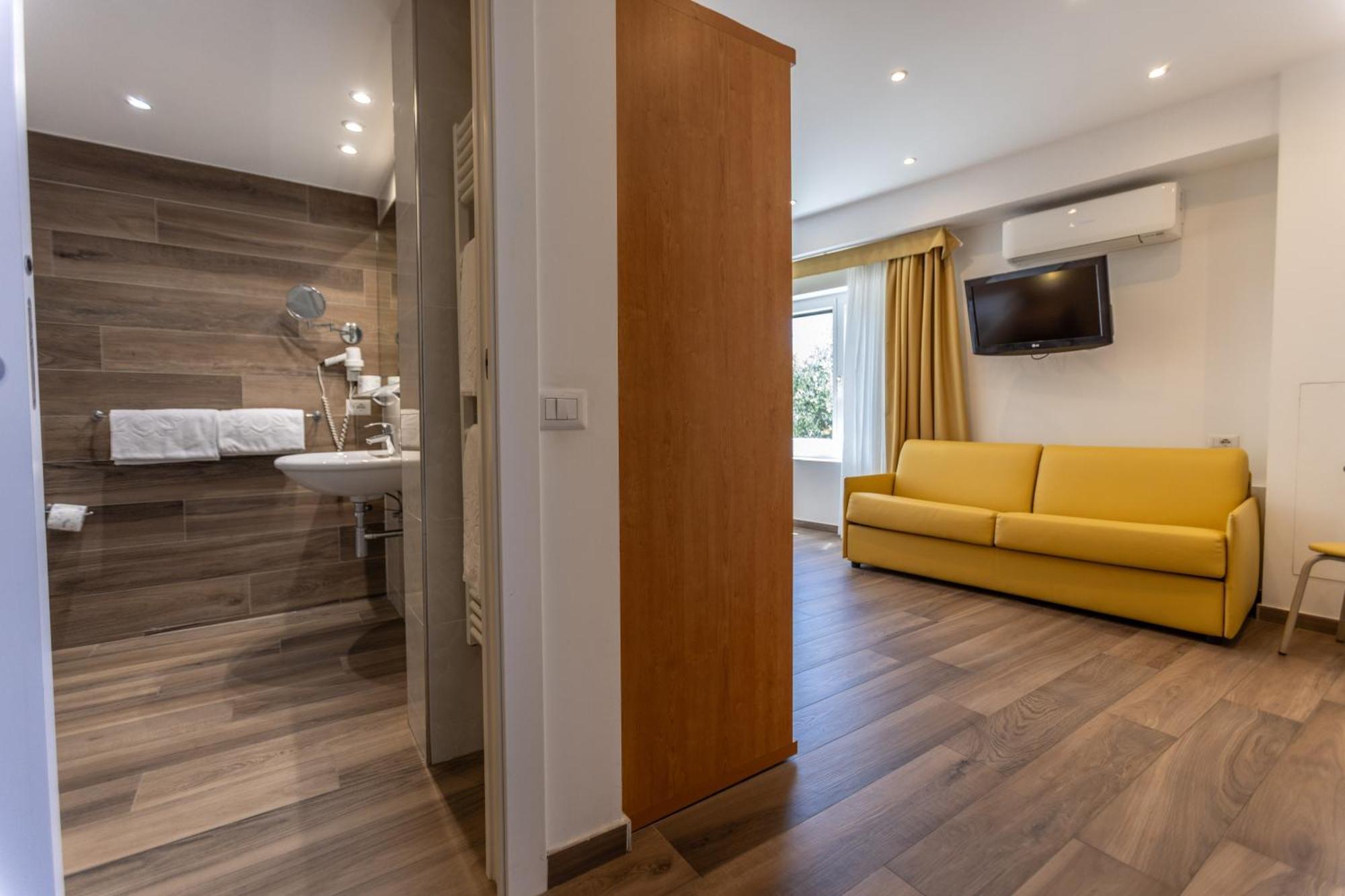 Hotel Villa Margherita Limone sul Garda Luaran gambar